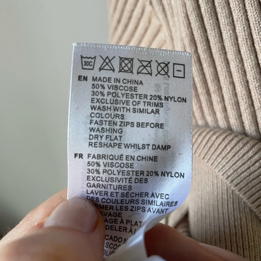 Varley, XS (measures bigger), designer beige ribbed mock neck side zip knit top - Picture 6 of 9